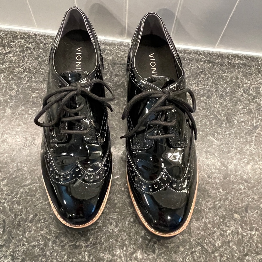 Vionic Black Patent Leather Brogue Flats - Picture 4 of 9